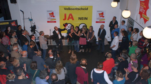 Foto: Feier der Volksentscheids-Initiative